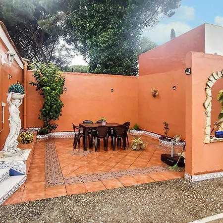 Holiday home Stunning In Chiclana De La Fronter